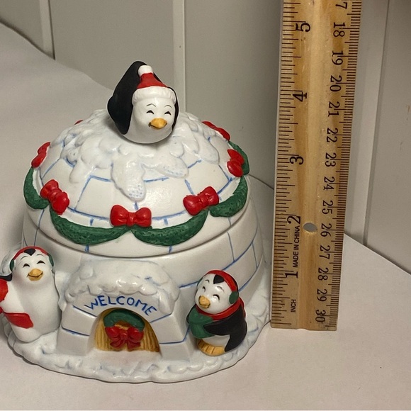 90s FIGIS Penguin Igloo Christmas Dish bowl LOT Salt and Pepper Shaker Vintage - Picture 5 of 16